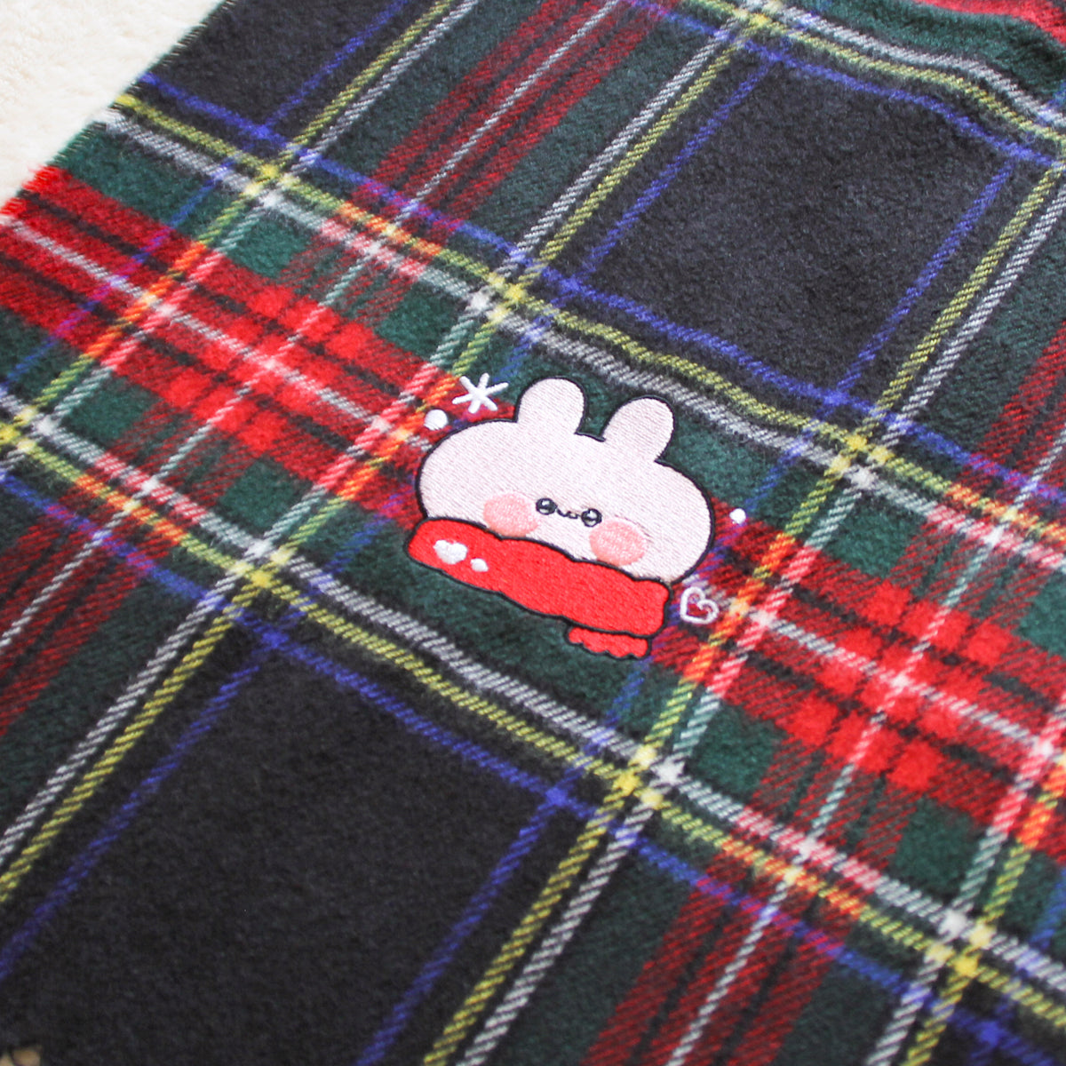 【あさみみちゃん】冬はほっぺを赤くして♡かわみみ刺繍マフラー