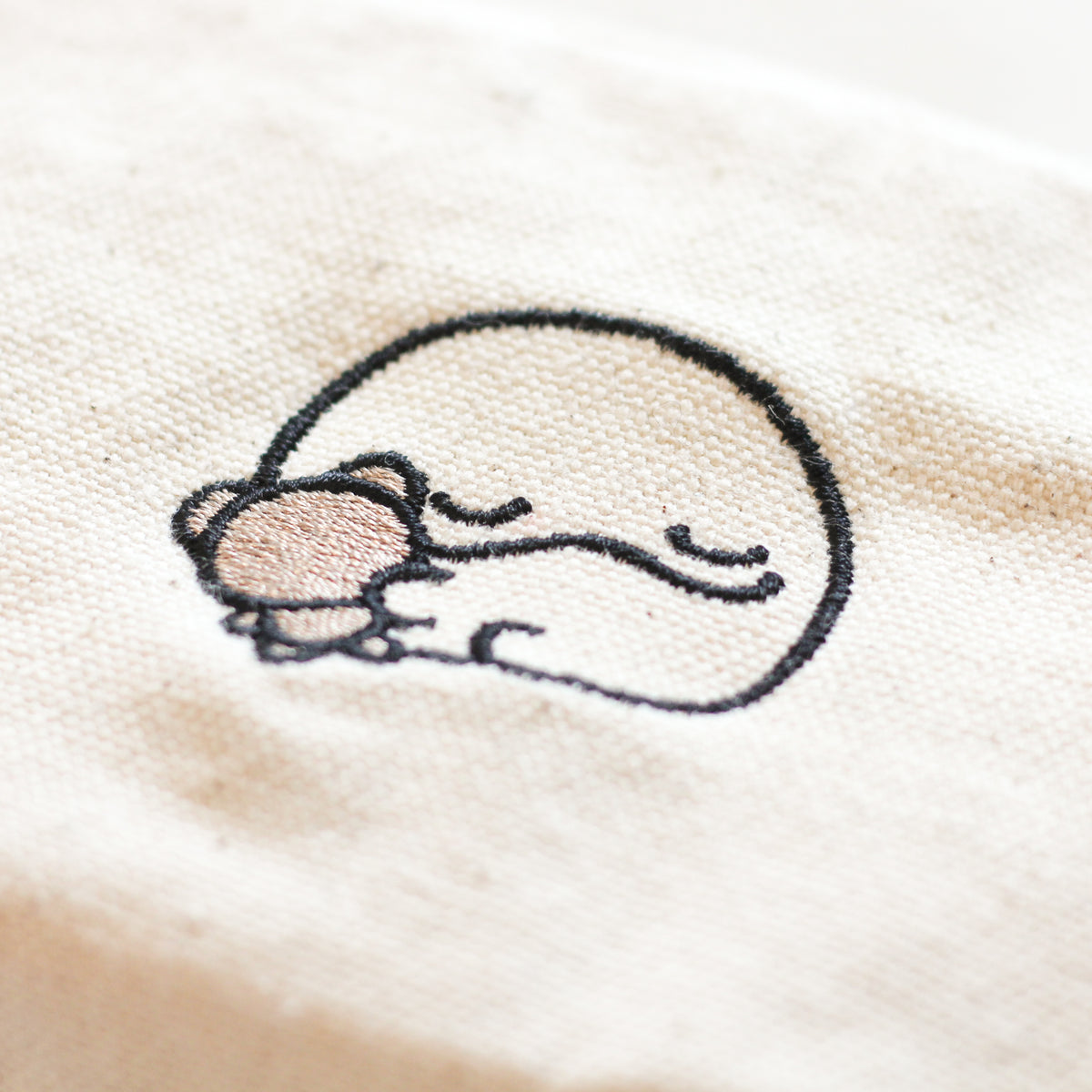 【親子イルカ】ぎゅーっと♡刺繍キャンバスポーチ【12月中旬発送】