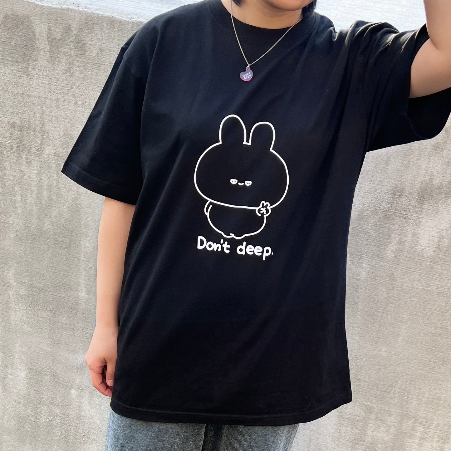 [ASAMIMICHAN] Half-eye T-shirt [Shipping in late-May]