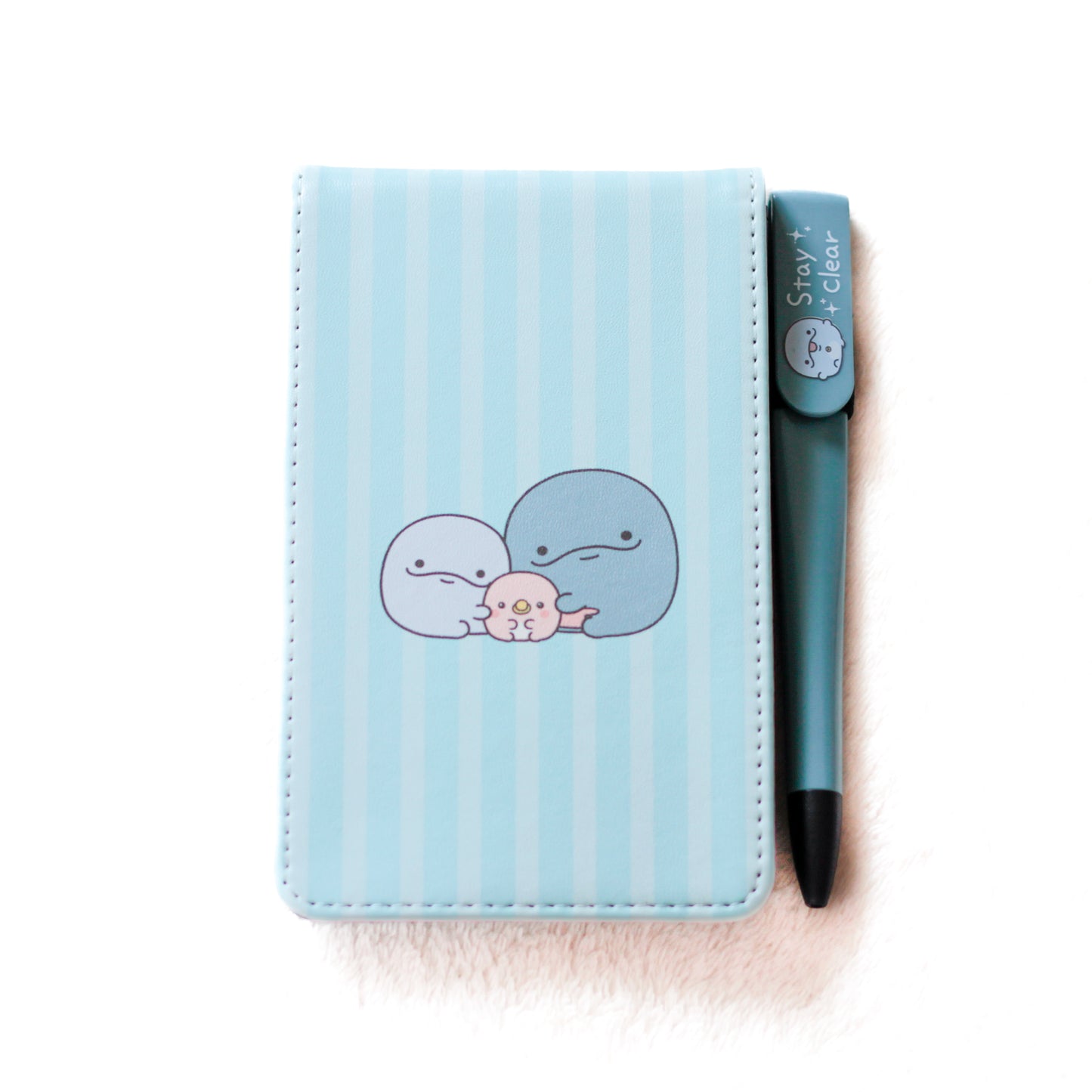 【親子イルカ】ラペルボールペン【10月中旬発送】