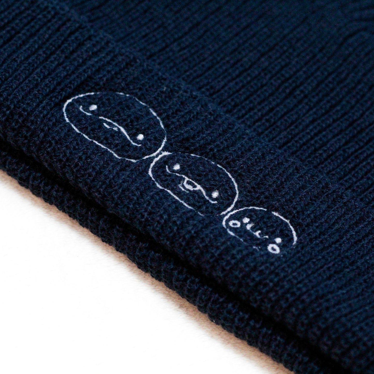 [OYAKOIRUKA] Bestickte Beanie [Versand Mitte Dezember]