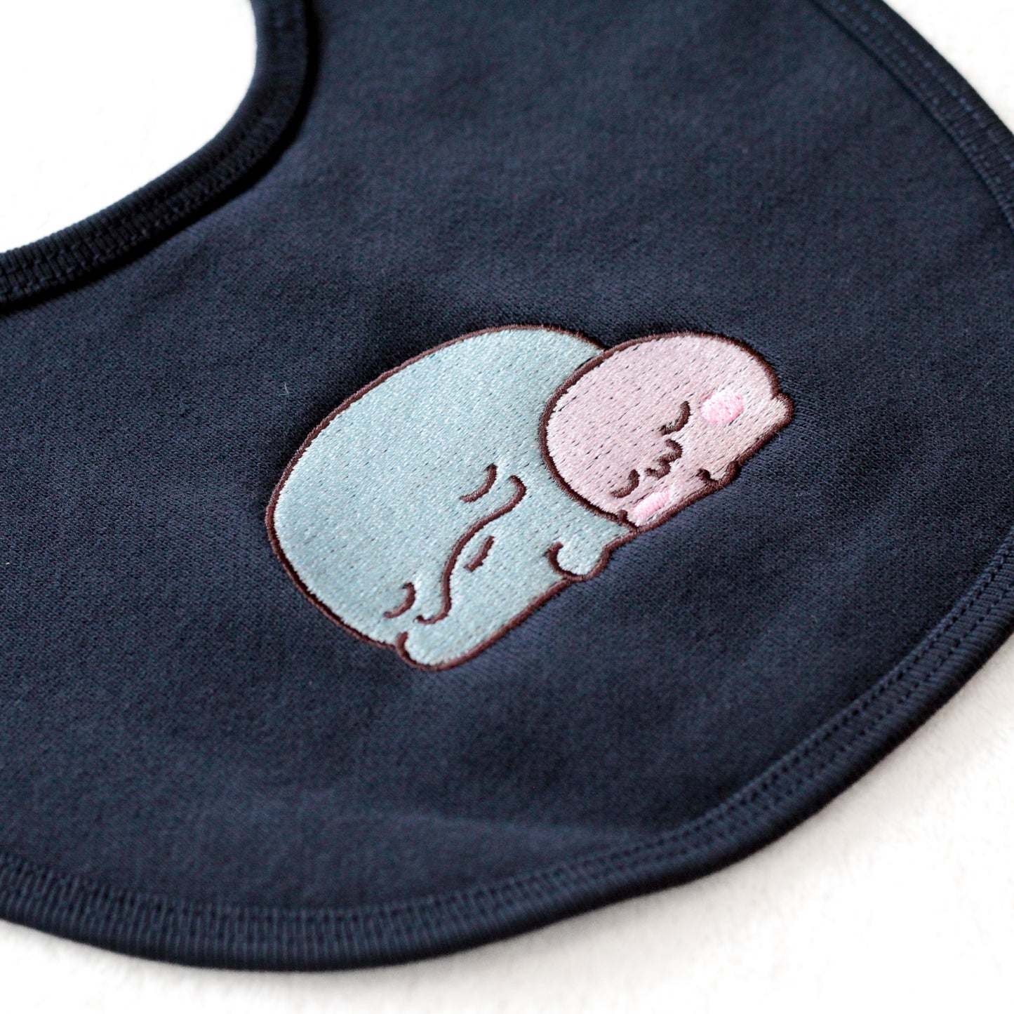 【親子イルカ】刺繍ベビースタイ【9月下旬発送】