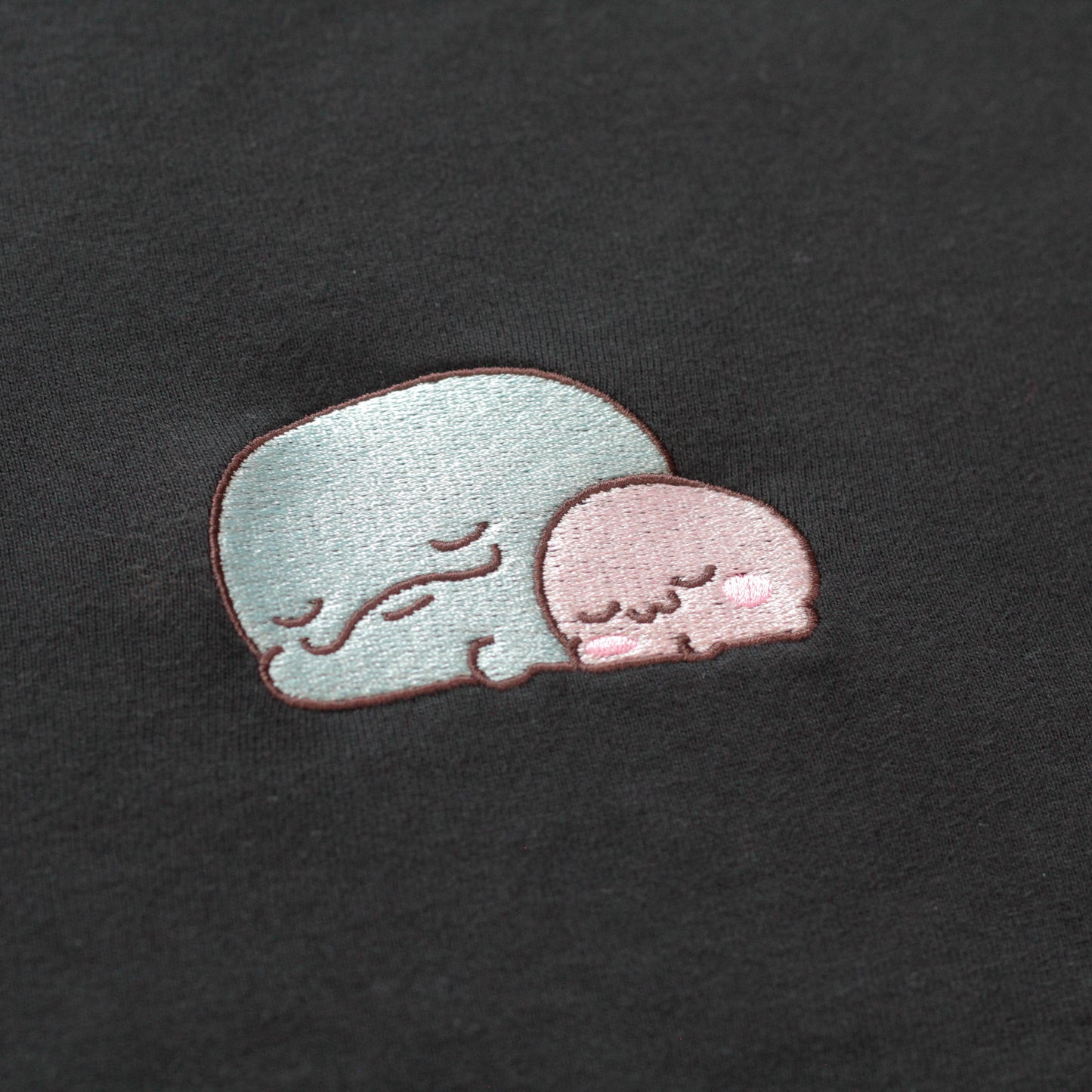 【親子イルカ】フロント刺繍Tシャツ【9月下旬発送】