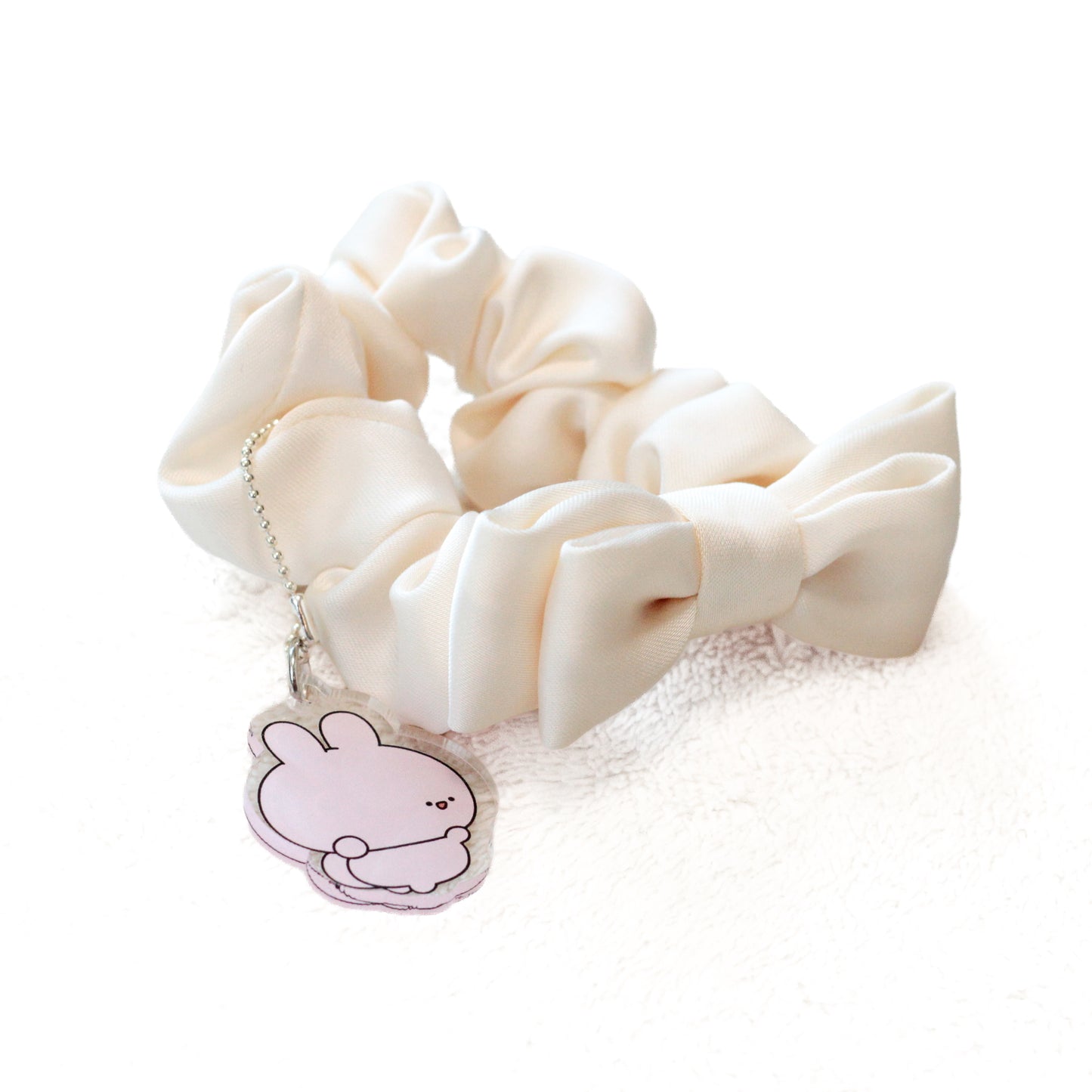 [ASAMIMICHAN] Quantità limitata❣️Scrunchie con fiocco e ciondolo in acrilico [Spedizione a fine settembre]
