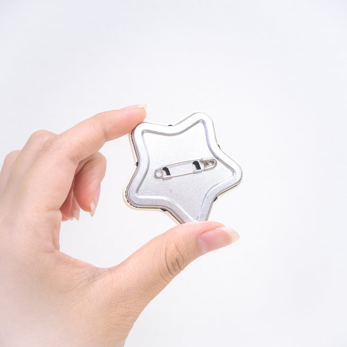[Asamimi-chan] Star-shaped sparkly tin badge (pajama party)