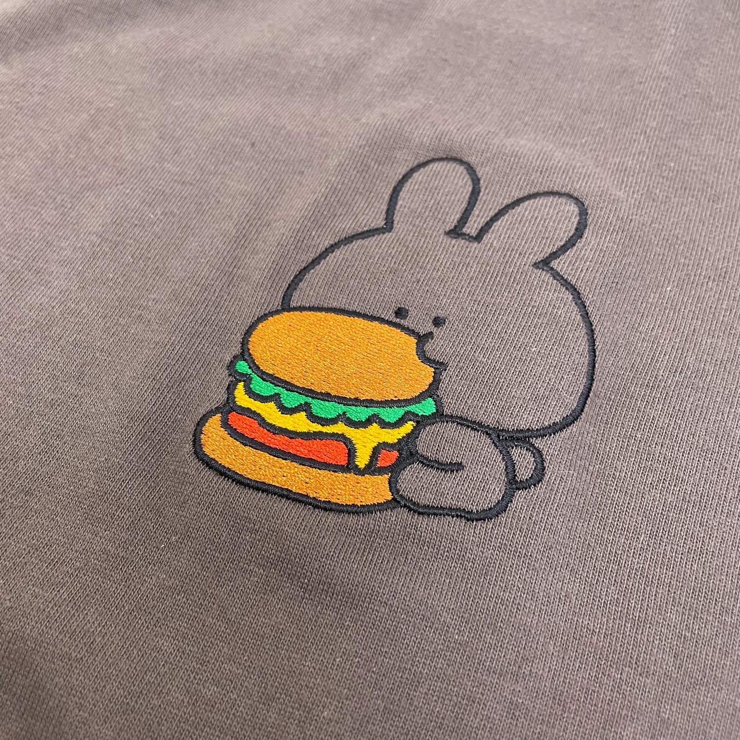 【あさみみちゃん】長袖刺繍Tシャツ（ハンバーガー）【8月中旬発送】