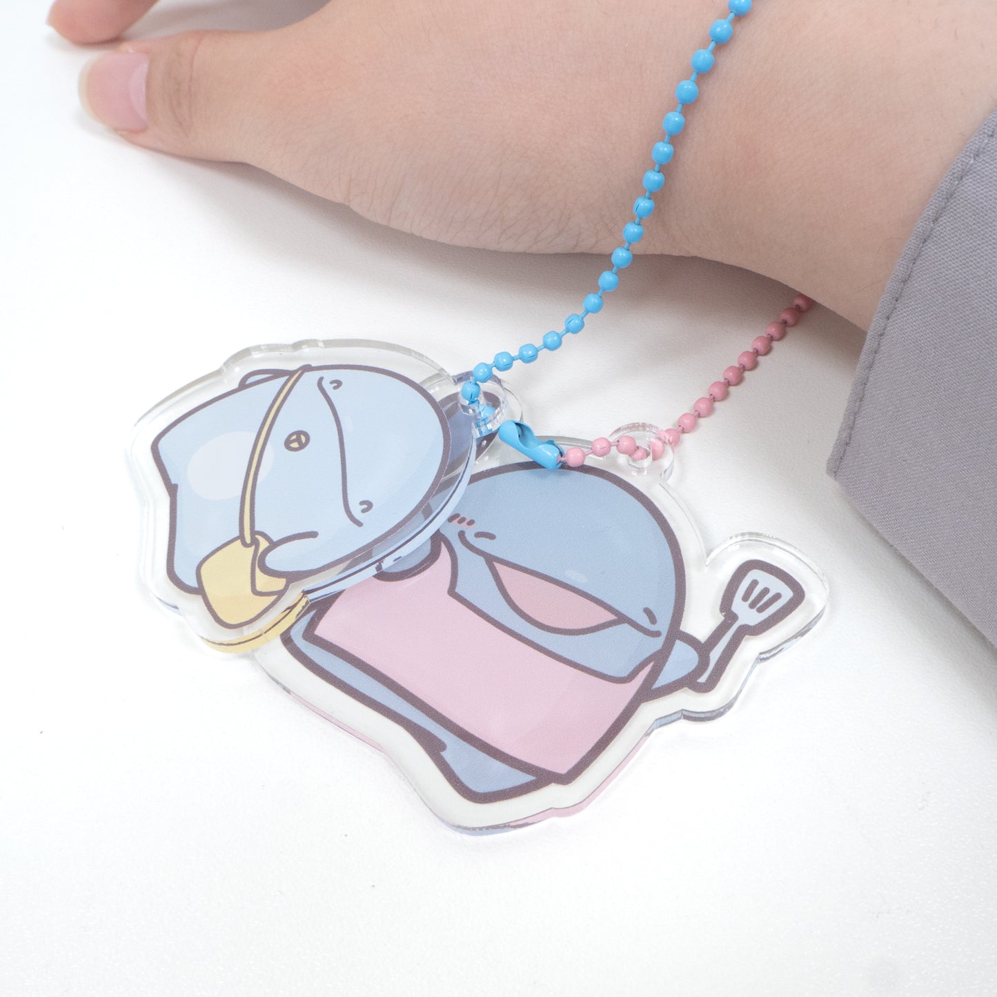 [Parent-child dolphin] Acrylic key chain (mama) [shipped in early November]