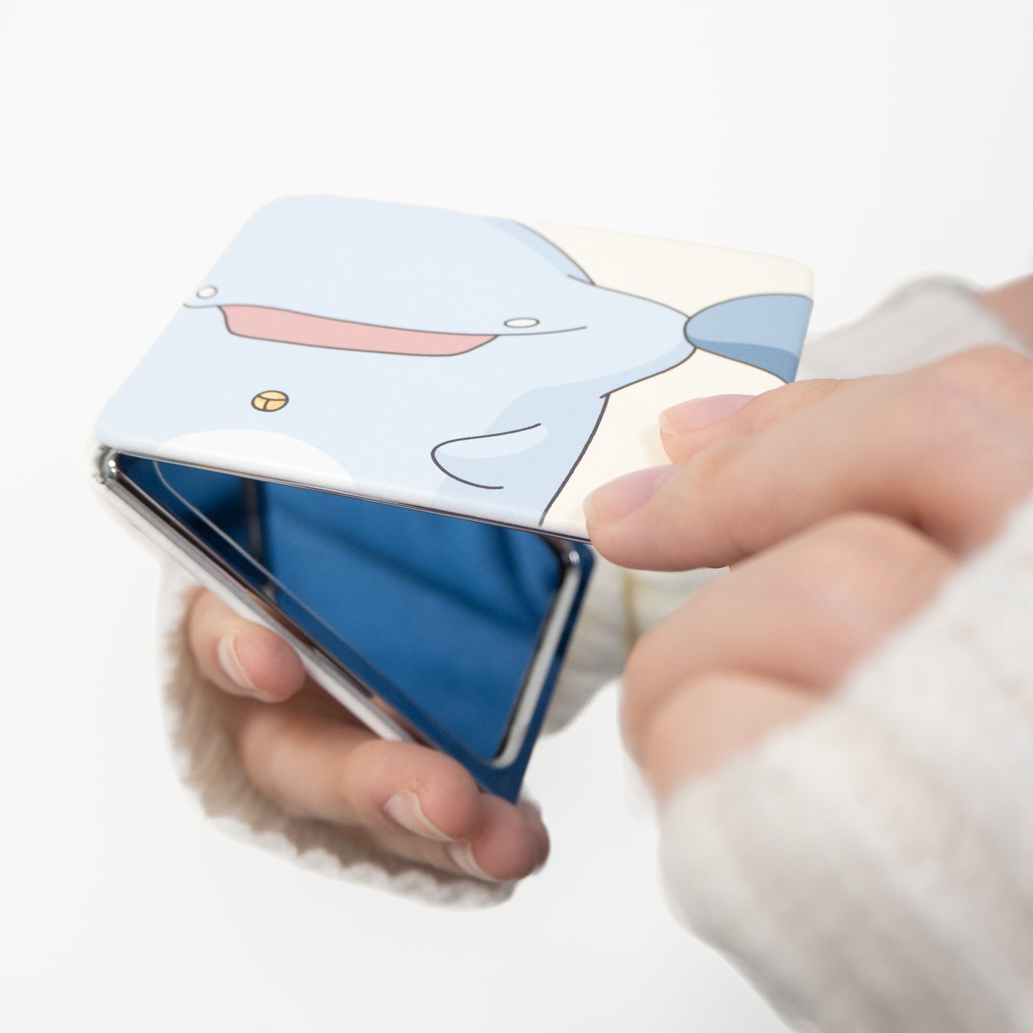 [Parent and child dolphin] Folding compact mirror (square) [shipped in early January]
